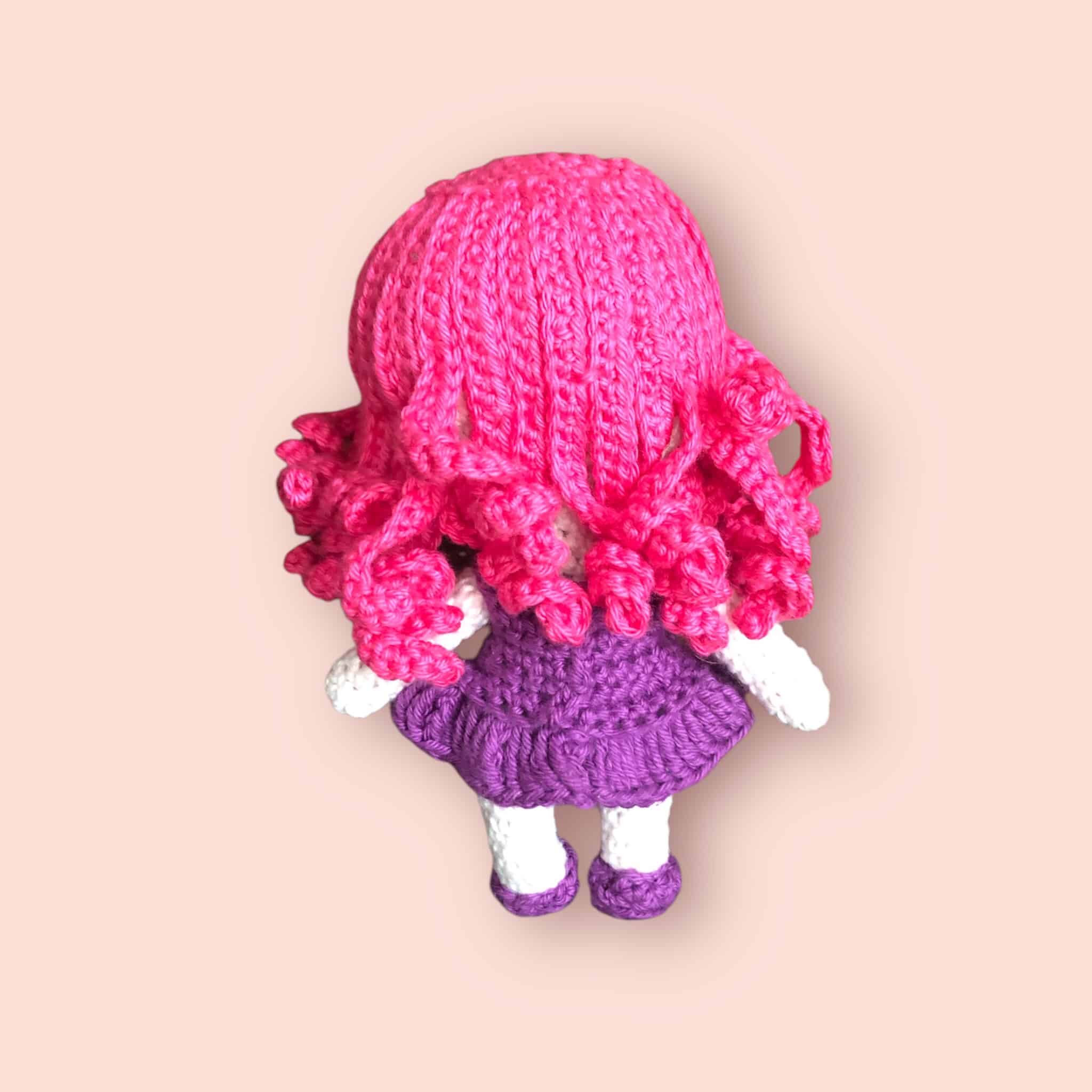 Élégante Poupée Robe Violette Bretonne – 16 cm – Image 2
