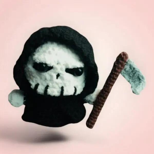 Peluche Faucheuse d'Halloween, crochetée à la main.