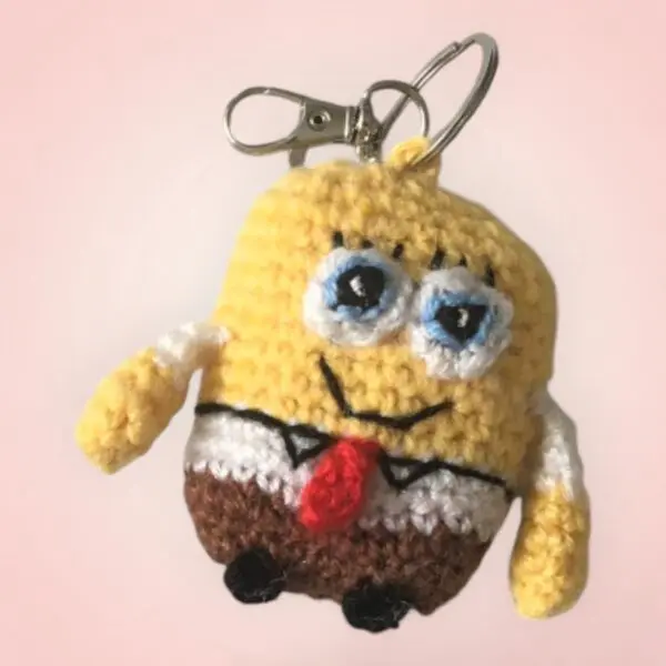 Porte-clé Bob l'Éponge crocheté à la main.