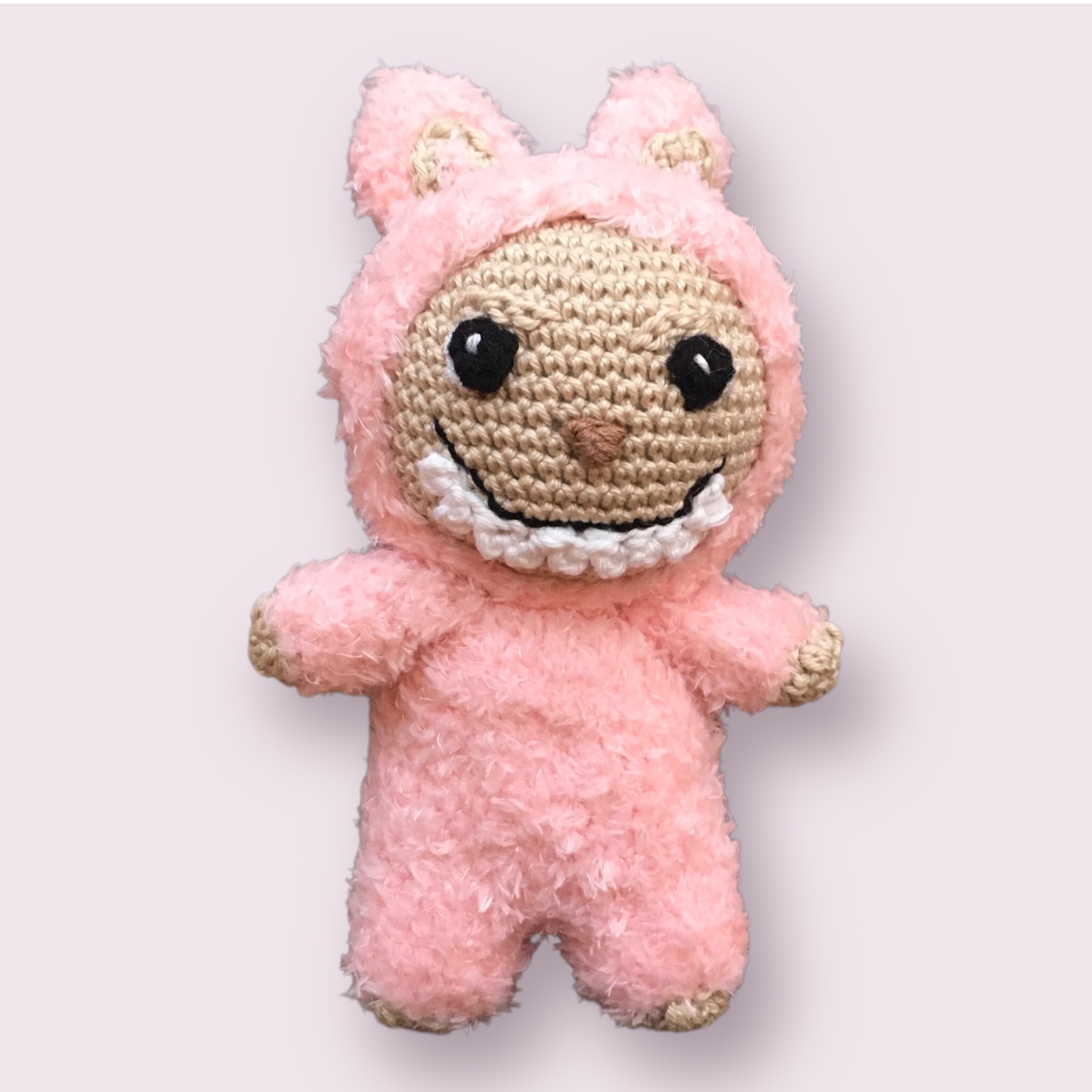 Peluche au crochet style Labubu 4 Peluche au crochet style Labubu – Image 4